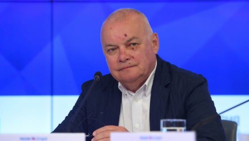 Дмитрий Кисилев получил по морде от благодарных крымчан