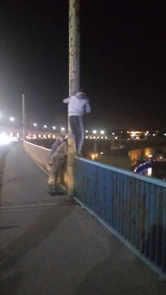 В запорожье парень пытается сигануть с плотины ДнепроГЭСа, ZpTown