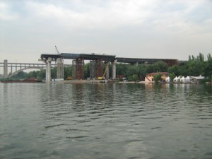 Недостроенные мосты в Запорожье
