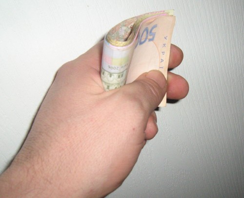 В НБУ сообщили, почему снизились доходы украинцев при росте их зарплаты
