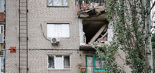Разбомбленный дом на Донбассе
