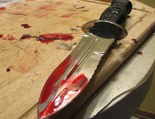 В Запорожье мужчина и женщина получили ножевые ранения