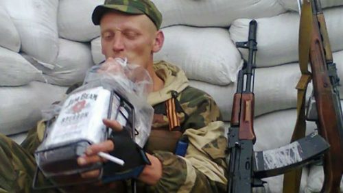 Бухающий боевик ДНР