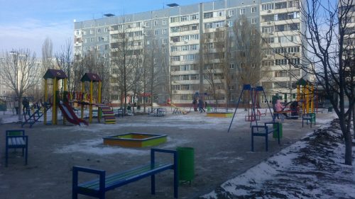 Детская площадка в парке на сваях на 16 микрорайоне в Запорожье