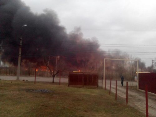 Взрыв на заводе ОР в Луганске (боеприпасы боевиков) с последующим горением