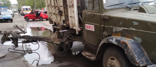 В Запорожье гидроподъемник мусоровоза убил пешехода