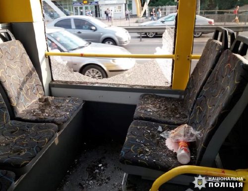 В Киеве пассажир троллейбуса учинил стрельбу из пистолета