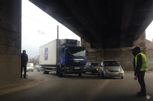 Полиция Запорожья внедрила новую схему движения по мостам Преображенского в часы пик