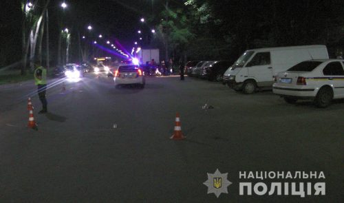 В Запорожье пешеход бросился под мотоцикл