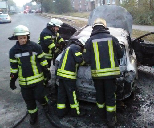 В Запорожье сгорела дорогая машина