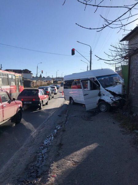 В Запорожье случилось очередное ДТП с маршруткой и пострадавшими