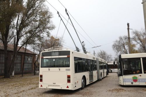 В Запорожье прибыл первый троллейбус, оснащенный кондиционером
