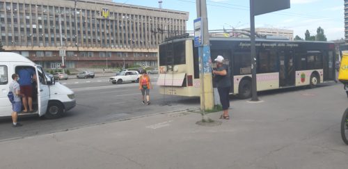 В центре Запорожья горел троллейбус