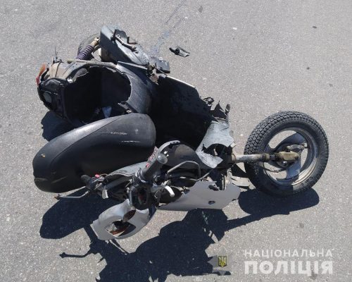 В Запорожье, в поселке Тепличное, мужчина не удержался на мотоцикле
