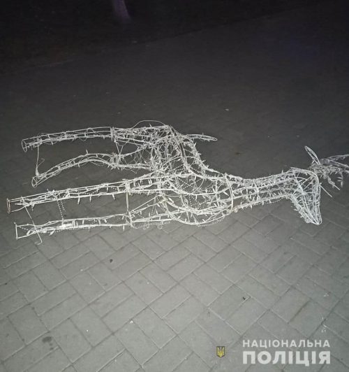 Украденного в Запорожье с площади Маяковского новогоднего оленя - вернули