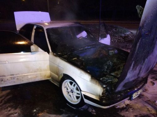 В Запорожье сгорели два автомобиля
