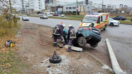 Вероятно сильно разогнался: в ДТП в Запорожье погиб водитель