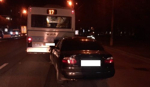 В Запорожье в ДТП попал муниципальный маршрутный автобус
