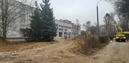 Распиаренный Запорожской мэрией ремонт ливневой канализации в Хортицком районе, проводится с нарушением требований безопасности