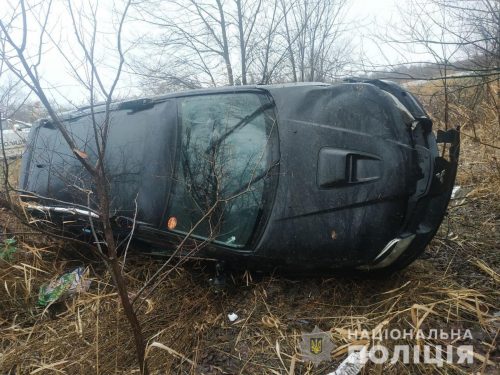 В ДТП под Новониколаевкой, в котором внедорожник съехал в кювет, погибла женщина
