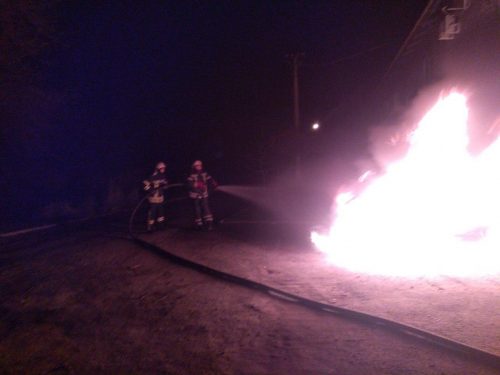 В новогоднюю ночь в г.Орехов сгорел автомобиль - петарда или электропроводка?