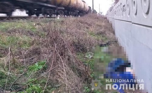 В Запорожье поезд Интерсити насмерть сбил молодого мужчину