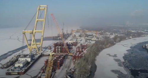Кривая бухта. Монтаж конструкций вантового моста в Запорожье