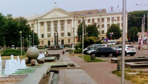 В Запорожье сорвали сессию горсовета, сообщив о минировании здания мэрии