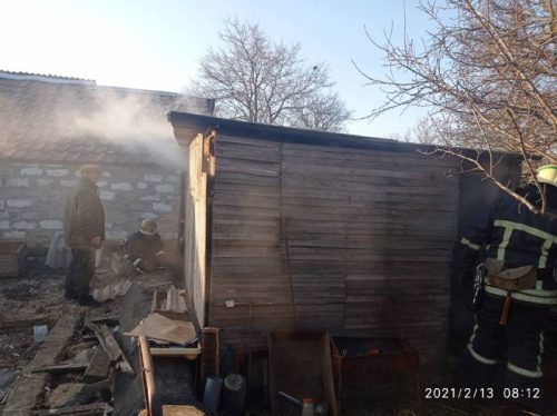 В Нововасильевке под Бердянском сгорел сарай с сеном и дровами