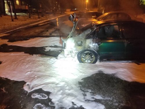 В Запорожье сгорел автомобиль «AUDI» - пожар начался в багажнике