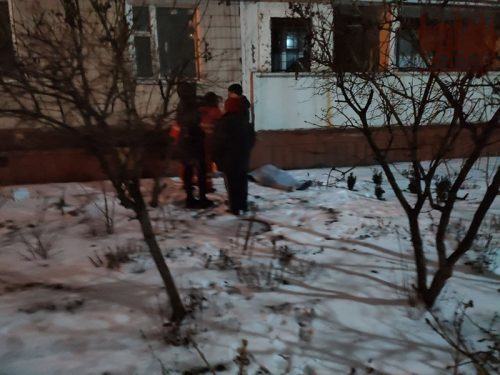 В Запорожье пенсионер выпал из окна на третьем этаже