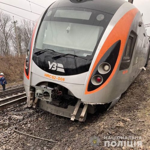 Начаты восстановительные работы железнодорожного пути и подъем поезда Интерсити под Славгородом