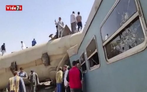 32 погибших в результате столкновения двух поездов в Египте - еще более сотни людей пострадали