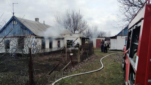 В Гуляйполе горел частный дом - обошлось без пострадавших