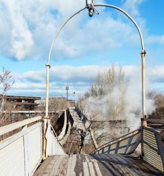 К концу апреля на Запорожстали восстановят обрушившийся мост из легендарного кинофильма