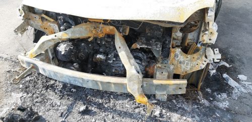 Запорожье: на Бабурке сгорел автомобиль  Renault Kangoo - Моторный отсек
