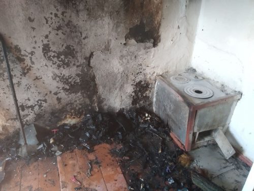 Сегодня в селе Новогупаловка под Вольнянском горел дом из-за неосторожного обращения хозяев с печным отоплением