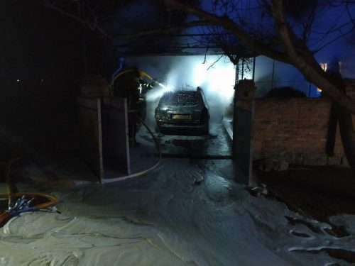 Ночью в селе Семеновка, под Мелитополем, сгорел внедорожник