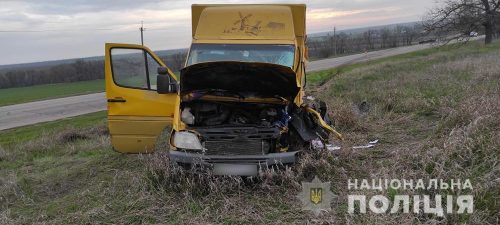 Под Бердянском столкнулись маршрутка и грузовой микроавтобус - четверо пострадавших
