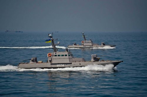 Противостояние: градус накаляется - инцидент в Азовском море с участием 9 суден