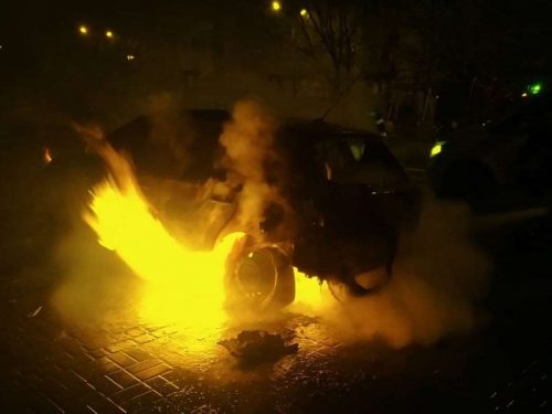 В Мелитополе ночью сгорело корейское авто