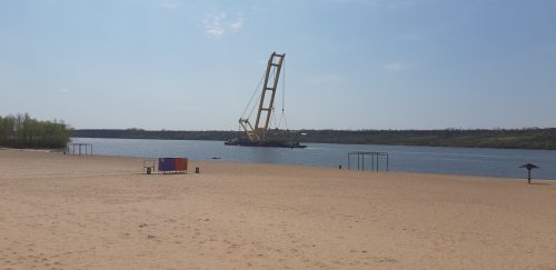 Плавкран Захарий получил повреждения и будет ремонтироваться - работы на строительстве вантового моста в Запорожье приостановились