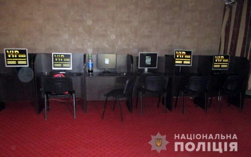 В Михайловке разоблачен подпольный зал игровых автоматов