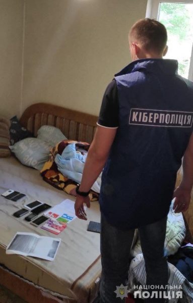 В Бердянске задержали мошенников, зарабатывавших на несуществующих морепродуктах