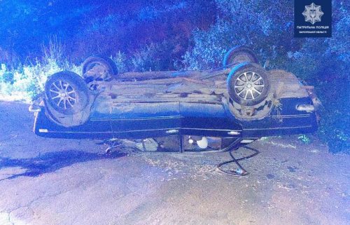 Отхороводился на Хороводной: в Запорожье опрокинулся автомобиль с пьяным водителем