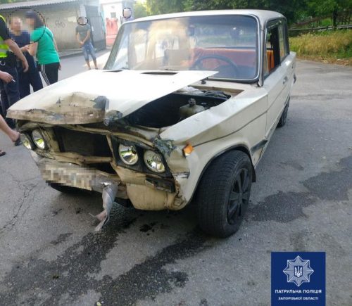 В Шевченковском районе Запорожья пьяный бесправник сотворил ДТП, в котором разбил две машины