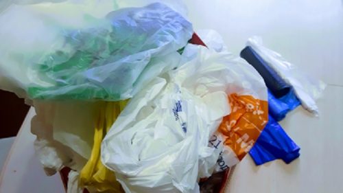 Кабмин установит минимальные розничные цены на пластиковые пакеты