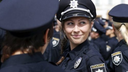 В Камышевахе пьяная женщина искусала работницу полиции