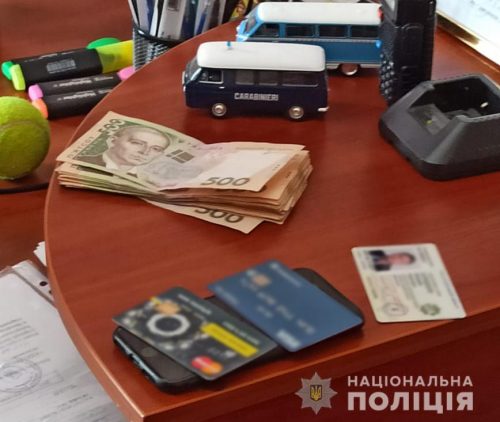 Зам. начальника Запорожской районной полиции установил ежемесячную мзду для предпринимателя, но просчитался