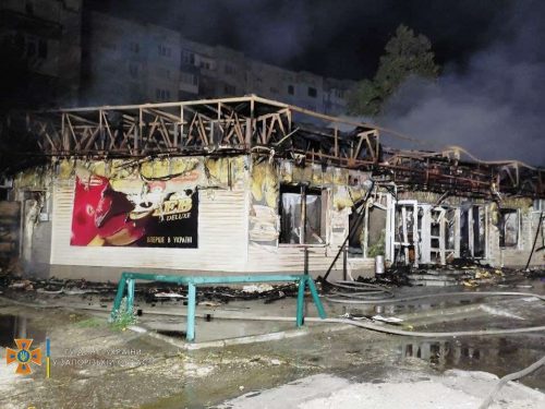 В Бердянске дотла сгорел магазин - хозяин уверен в поджоге